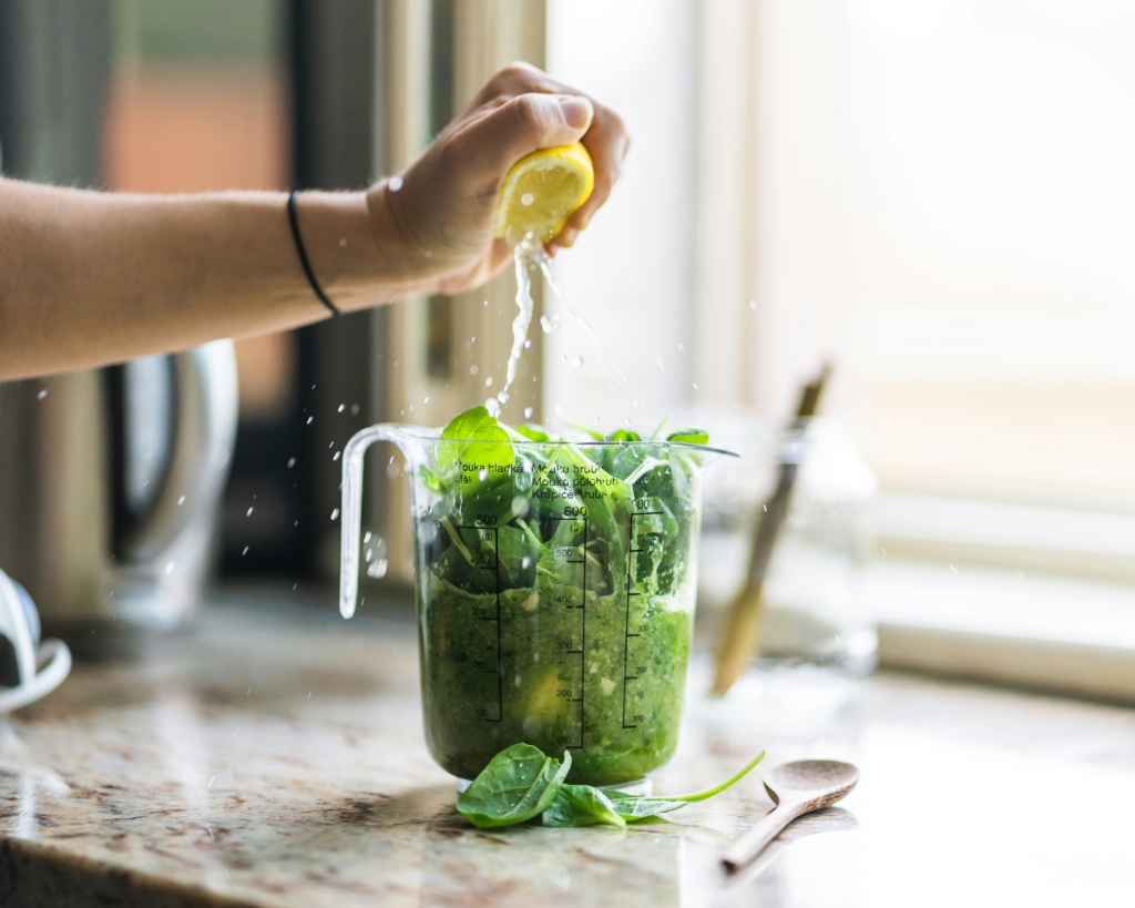 Leafy greens can help with managing preeclampsia.